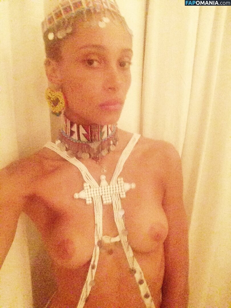 Adwoa Aboah Nu Photo fuitée #28