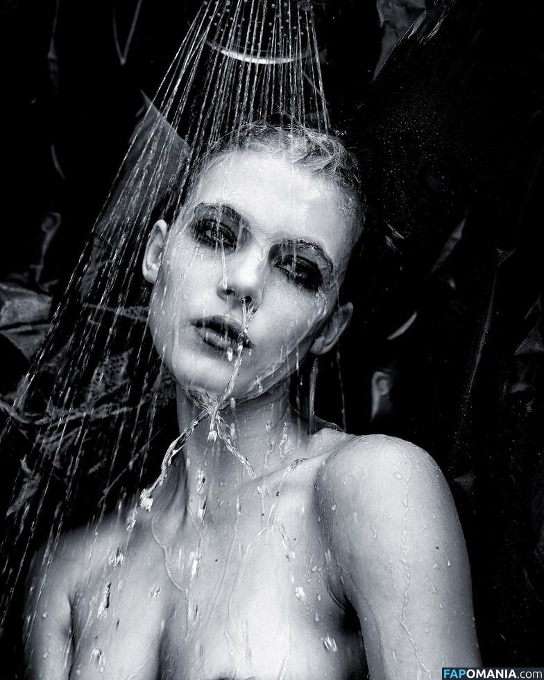 Allegra Carpenter Nu Photo fuitée #81