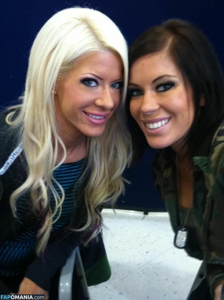 Angelina Love Nu Photo fuitée #1