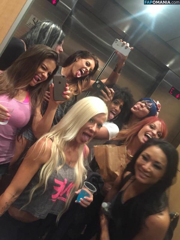 Angelina Love Nu Photo fuitée #24
