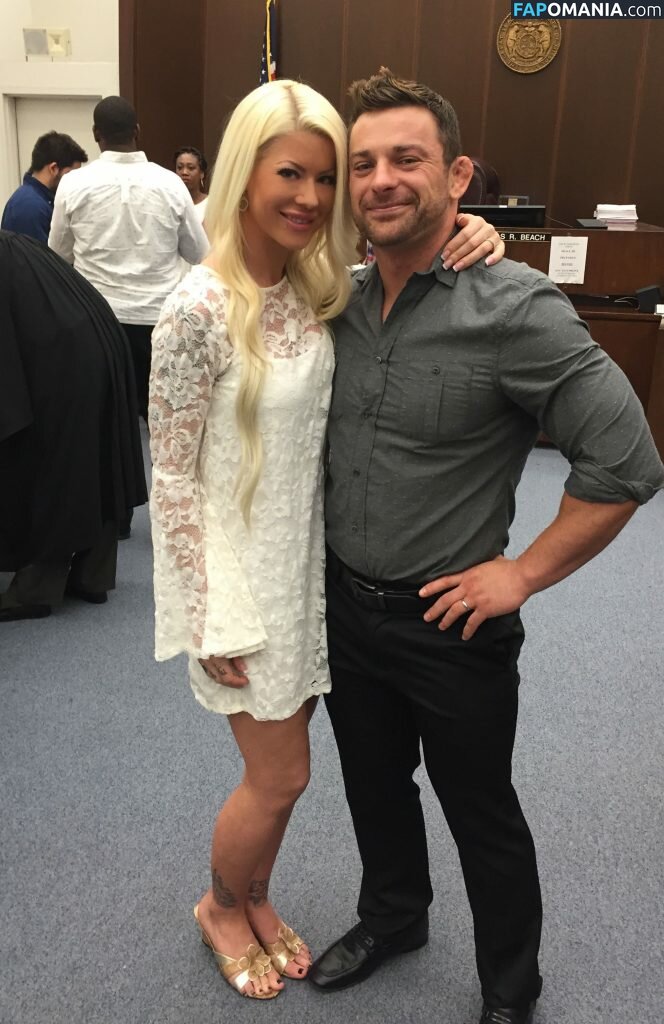 Angelina Love Nu Photo fuitée #79