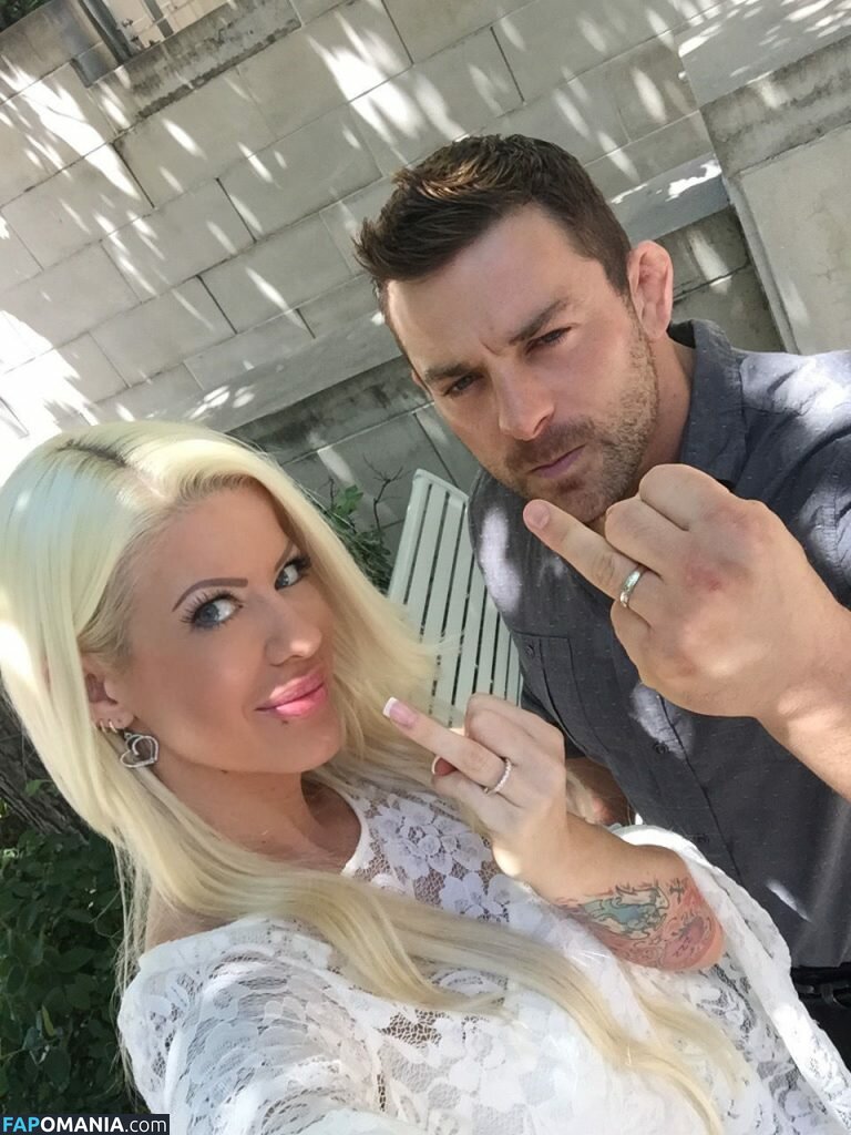 Angelina Love Nu Photo fuitée #83
