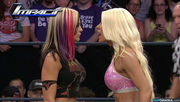 Angelina Love Nu Photo fuitée #97