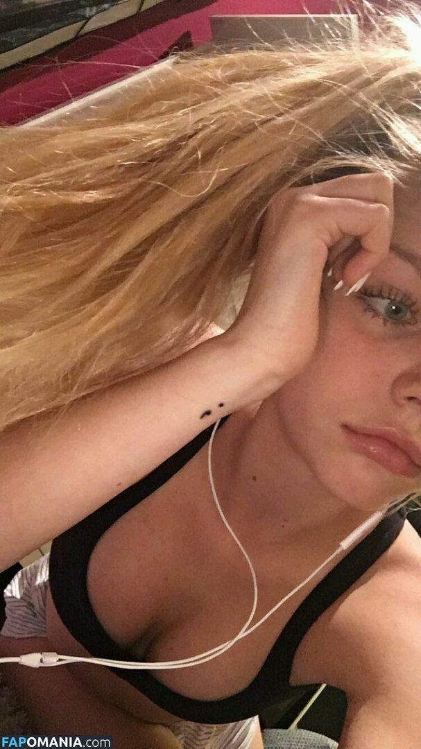 Annika Boron Nu Photo fuitée #40