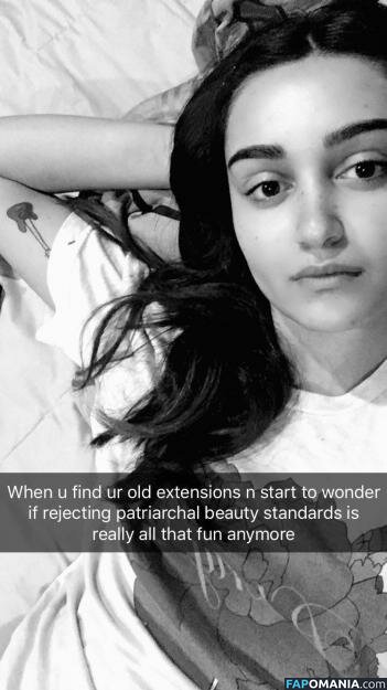 Ariela Barer Nu Photo fuitée #10