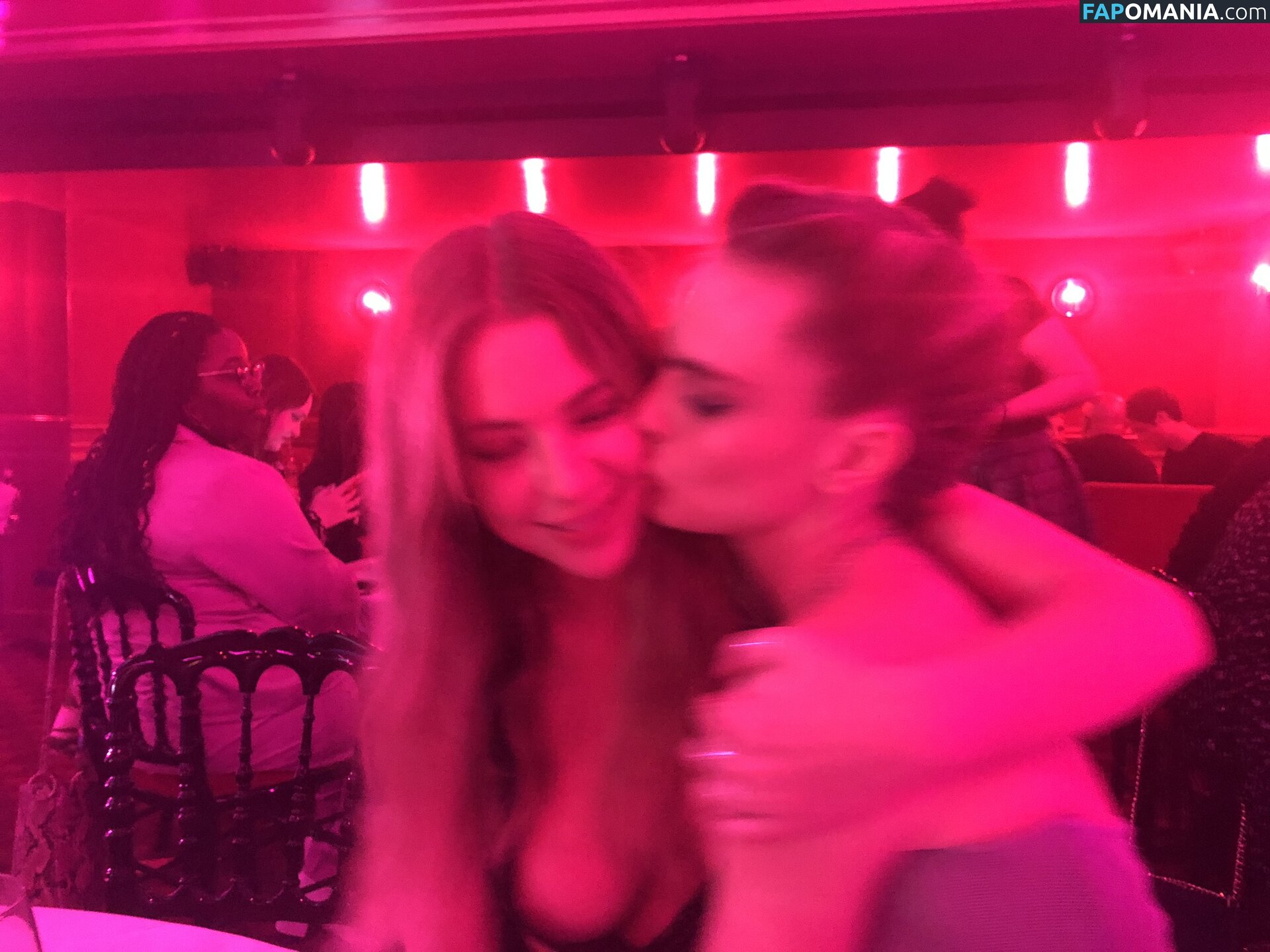 Ashley Benson And Cara Delevingne Nu Photo fuitée #51
