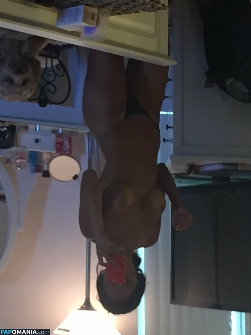 Ashley Hannawacker Nu Photo fuitée #11