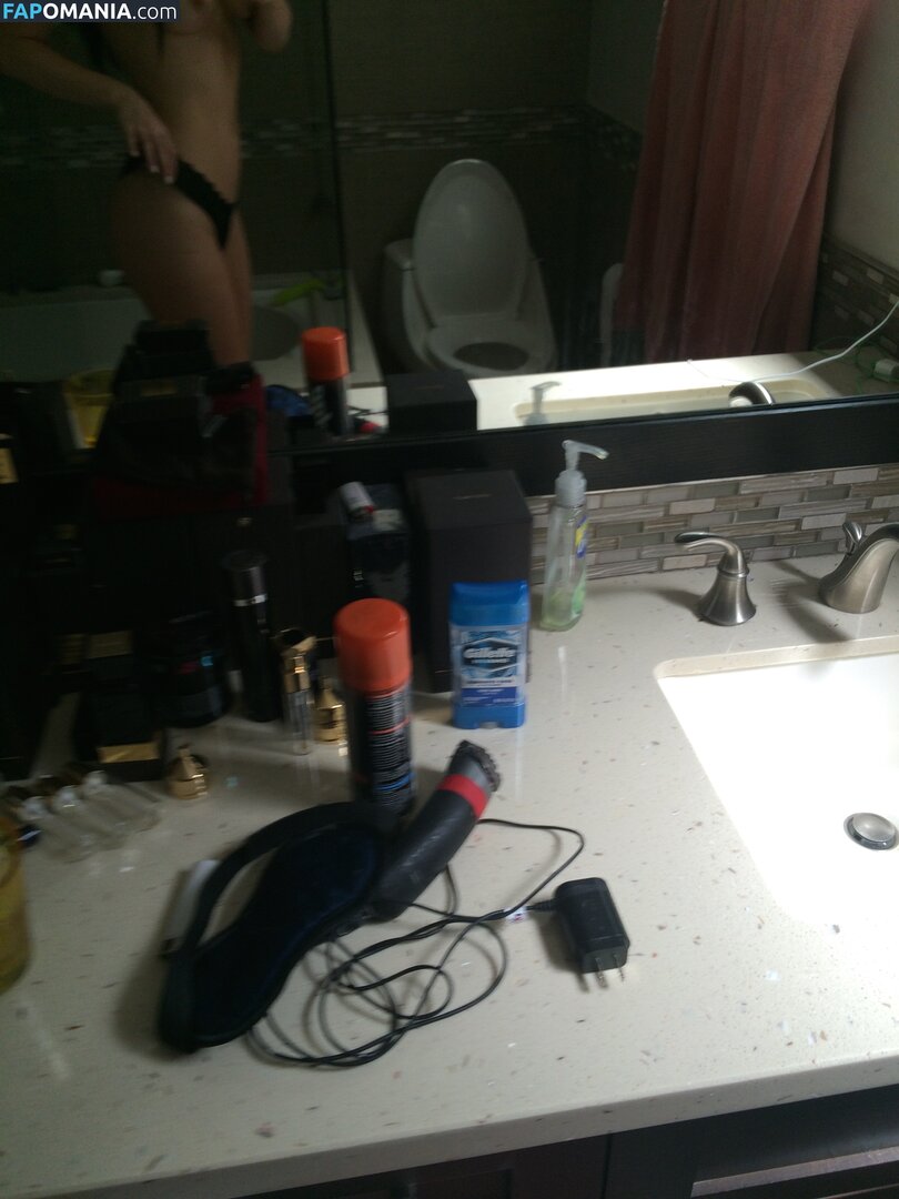 Ashley Mulheron Nu Photo fuitée #197