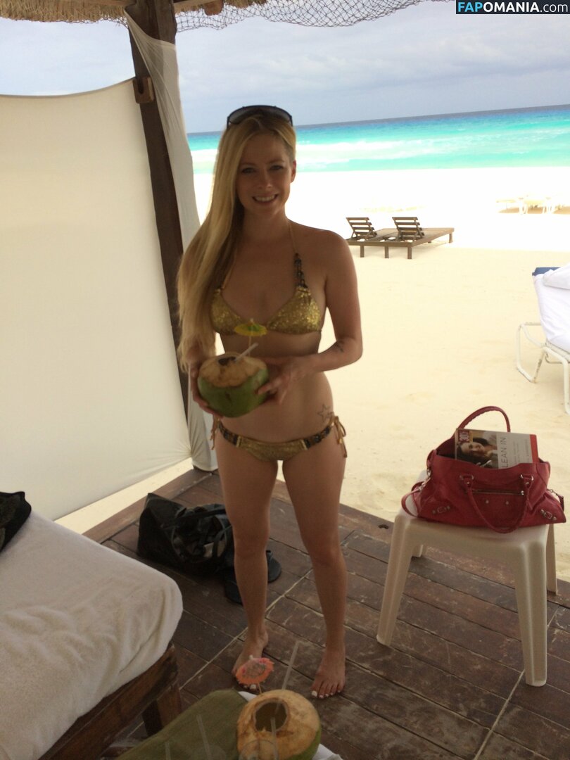 Avril Lavigne Nu Photo fuitée #6