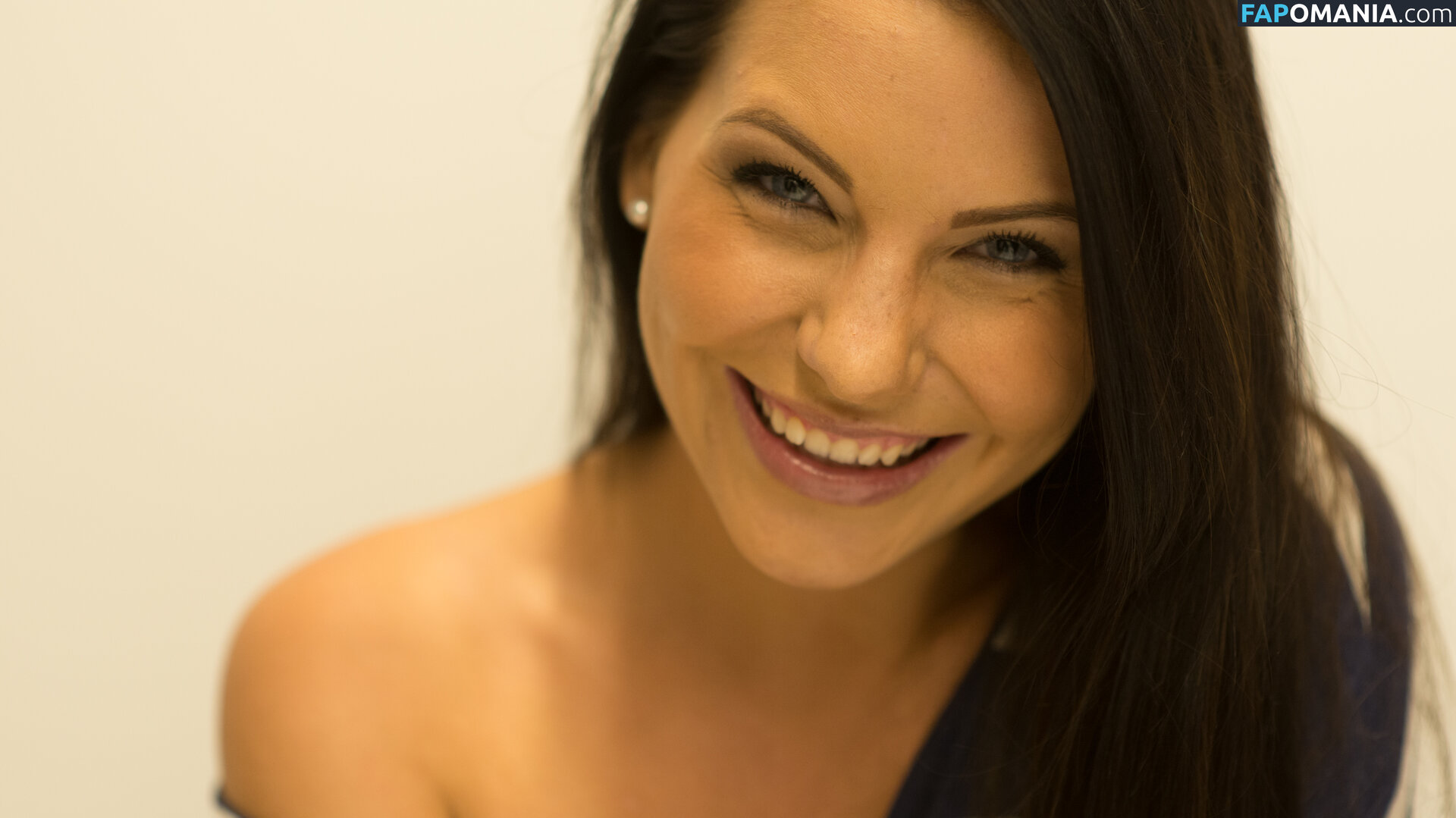 Carina Schwarz Nu Photo fuitée #16