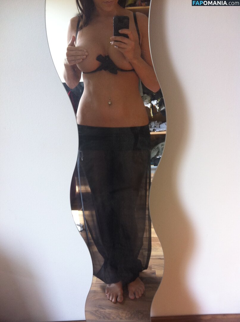 Carina Schwarz Nu Photo fuitée #145