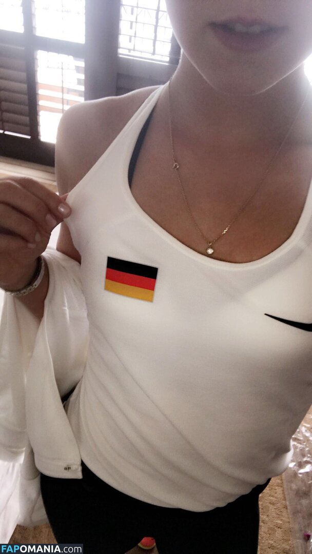 Carina Witthoeft Nu Photo fuitée #22