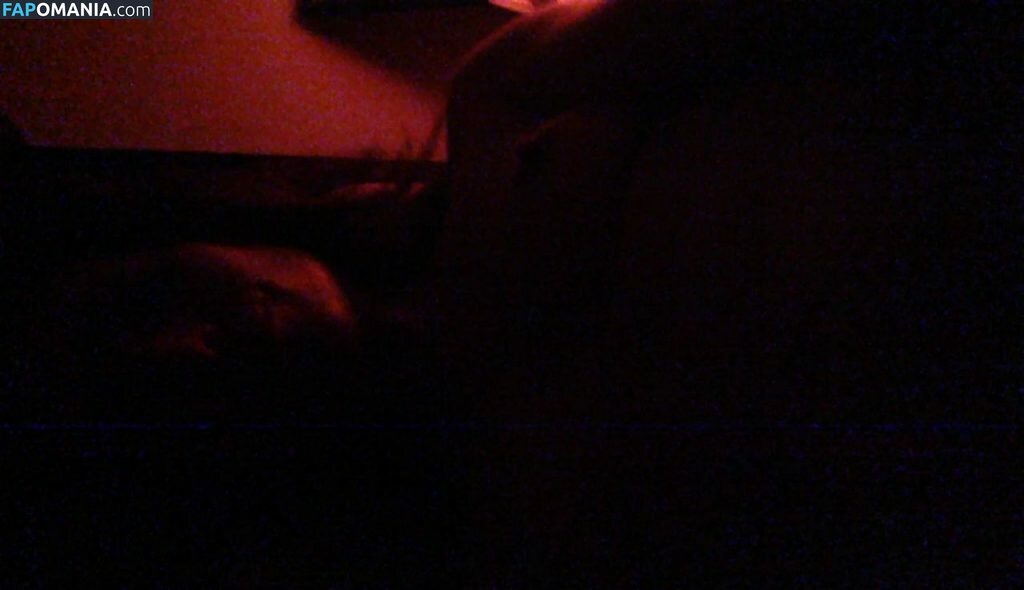 Carly Pope Nu Photo fuitée #8