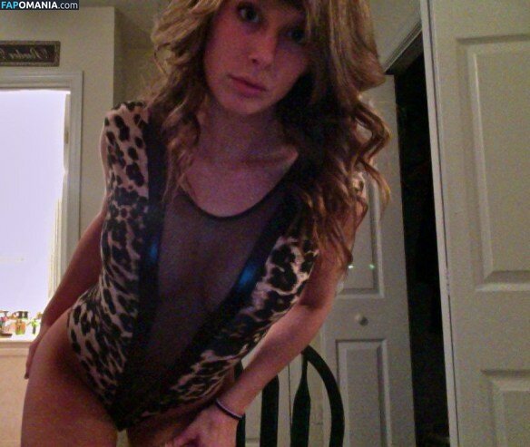 Carly Simmons Nu Photo fuitée #64