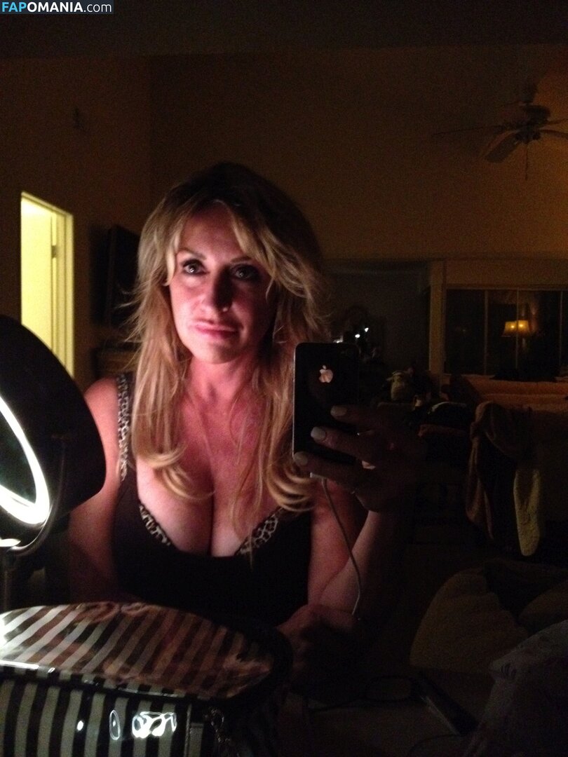 Carrie Michalka Nu Photo fuitée #25
