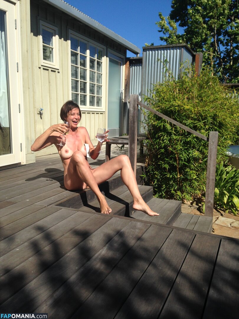 Catherine Bell Nu Photo fuitée #9