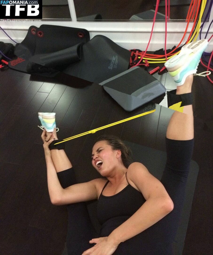 Chrissy Teigen Nu Photo fuitée #1