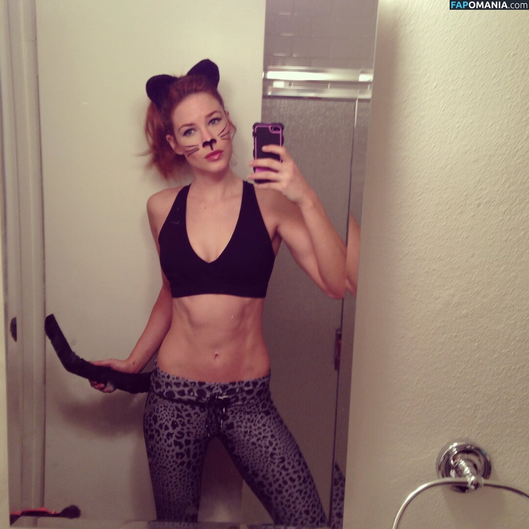 Courtney Hope Nu Photo fuitée #3