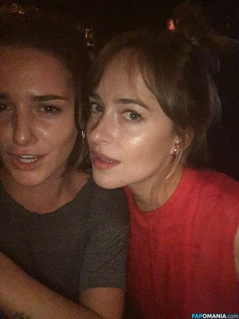 Dakota Johnson Nu Photo fuitée #5