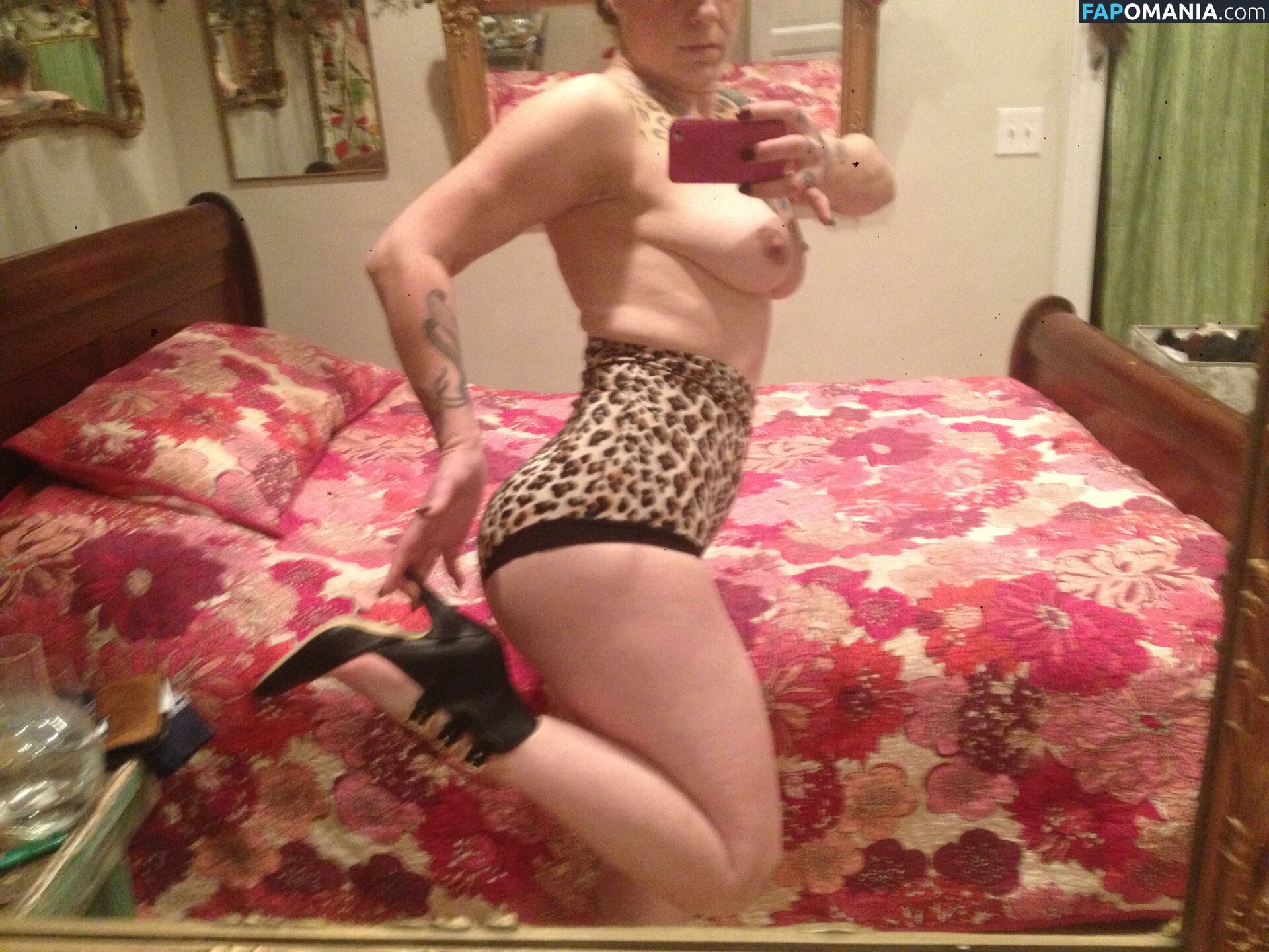 Danielle Colby Nu Photo fuitée #6