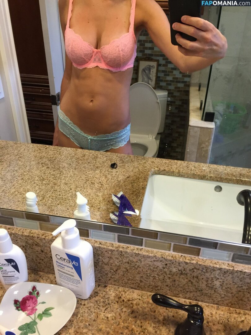 Elizabeth Turner Nu Photo fuitée #59