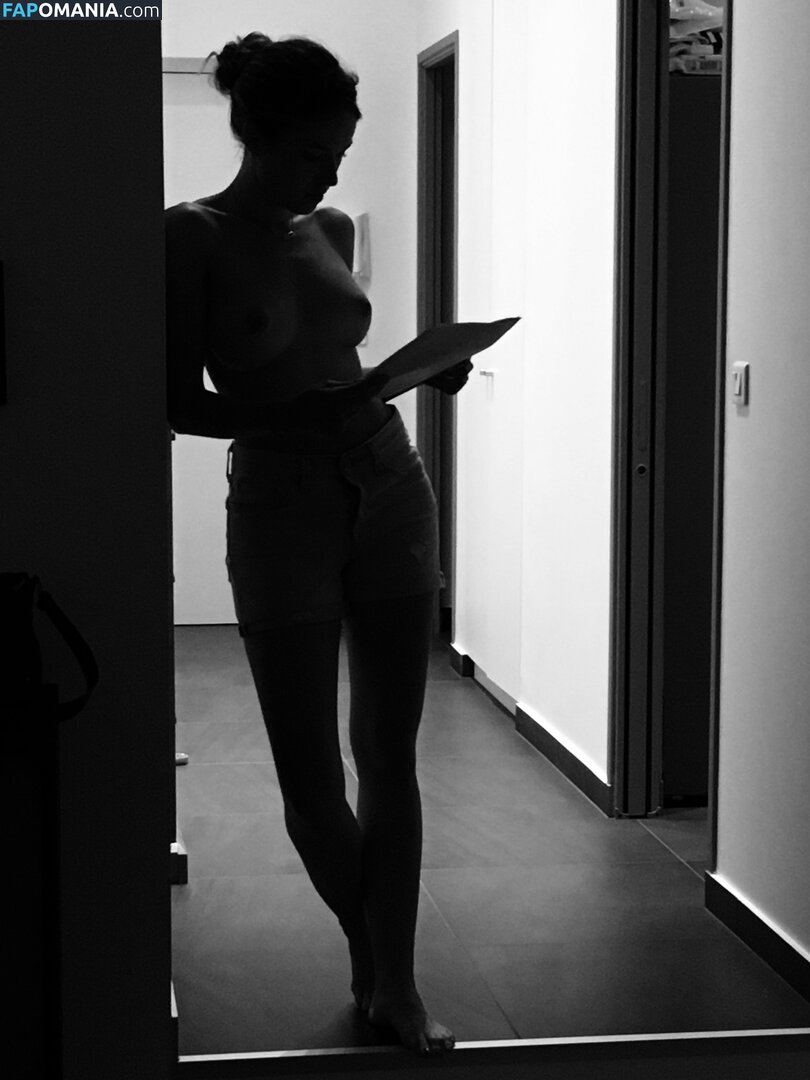 Elodie Fontan Nu Photo fuitée #11