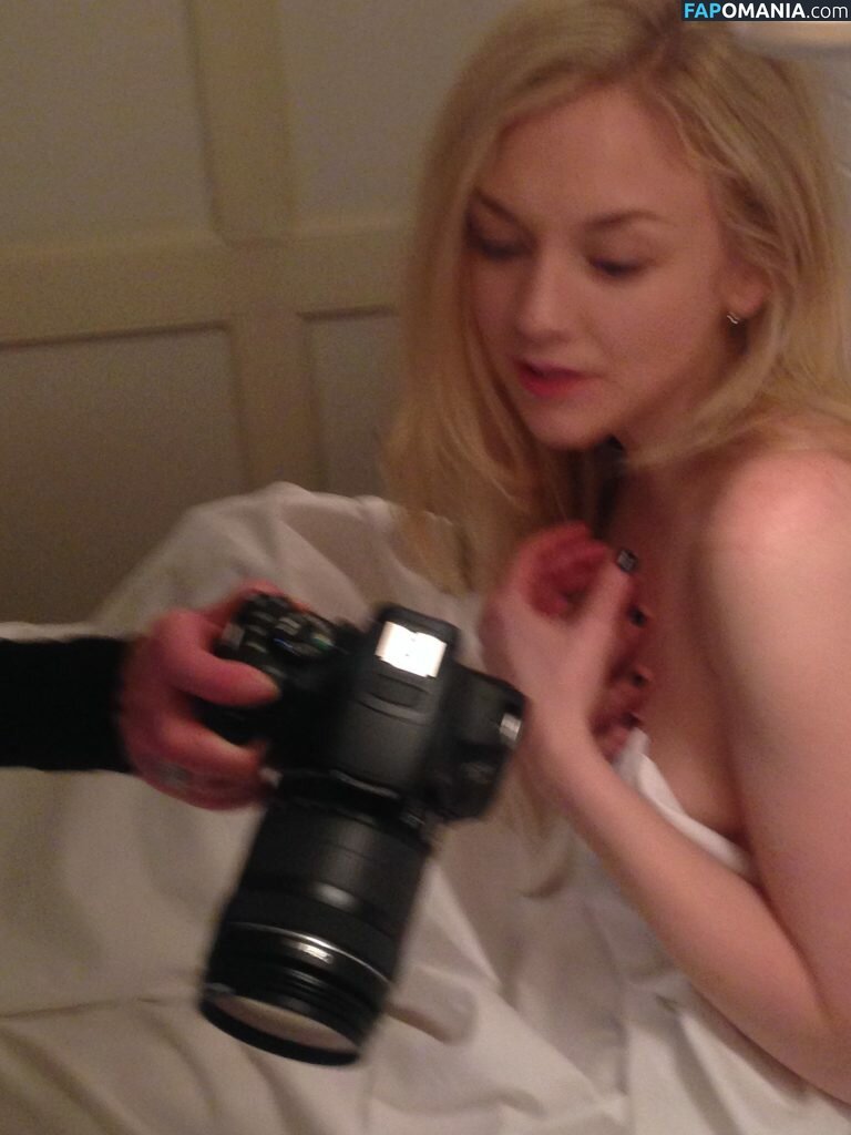 Emily Kinney Nu Photo fuitée #20