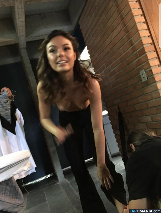 Isis Valverde Nu Photo fuitée #1