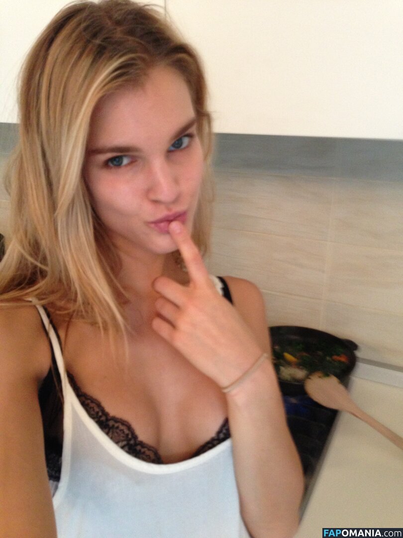 Joy Corrigan Nu Photo fuitée #3