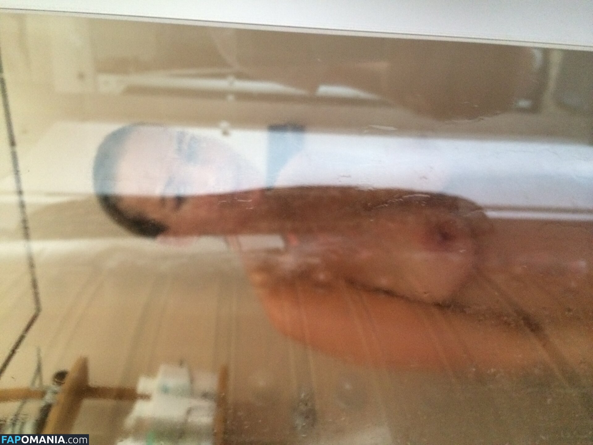 Lara Bingle Nu Photo fuitée #228