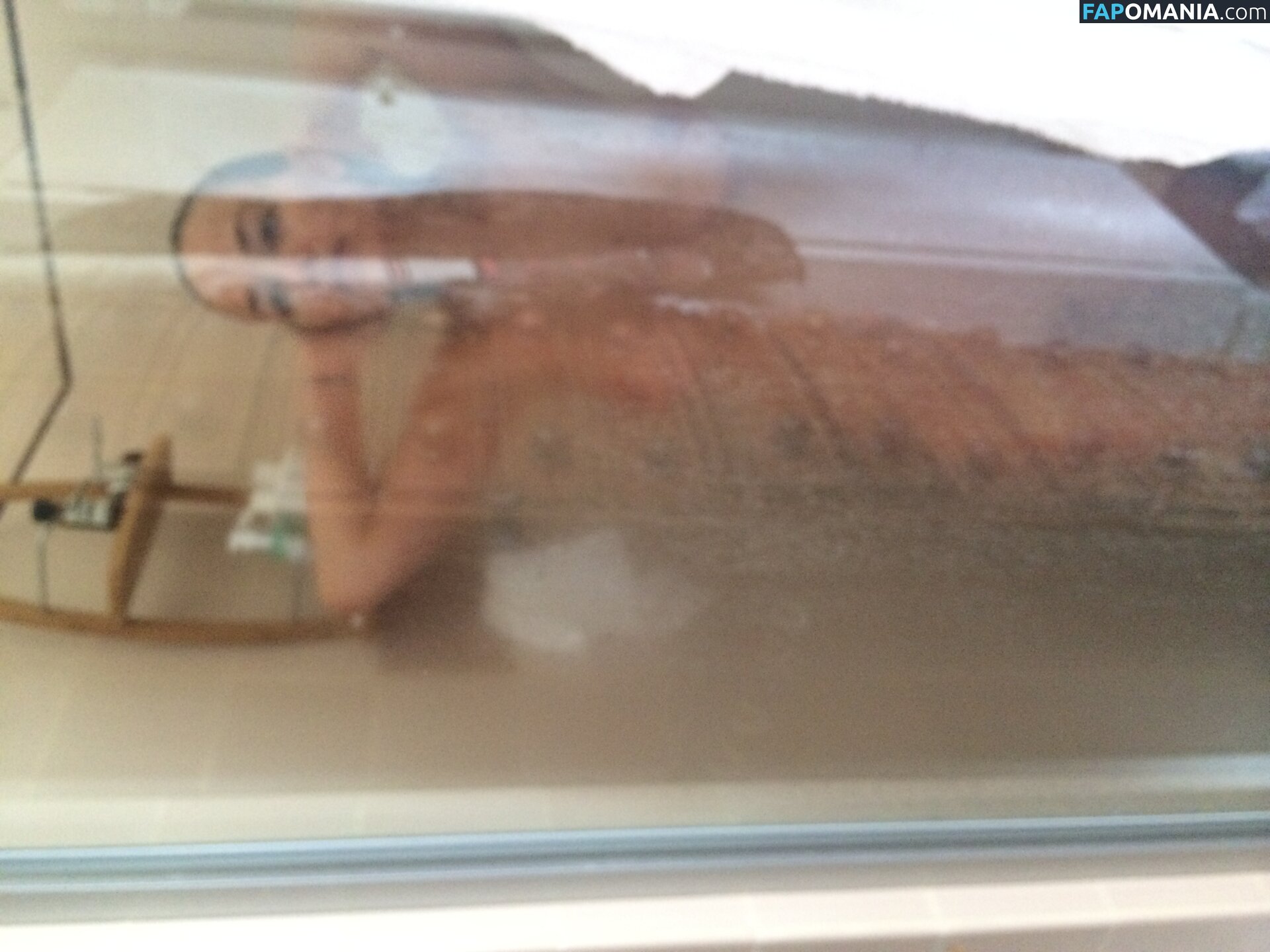 Lara Bingle Nu Photo fuitée #240