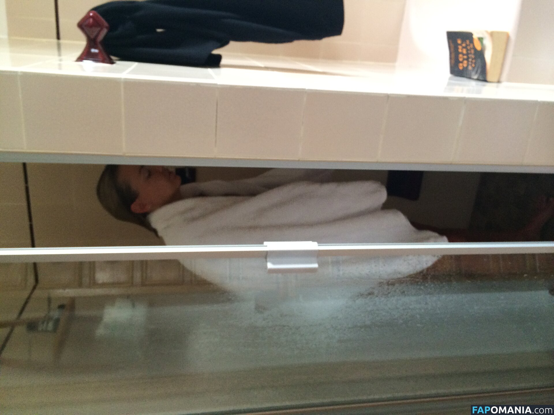 Lara Bingle Nu Photo fuitée #252