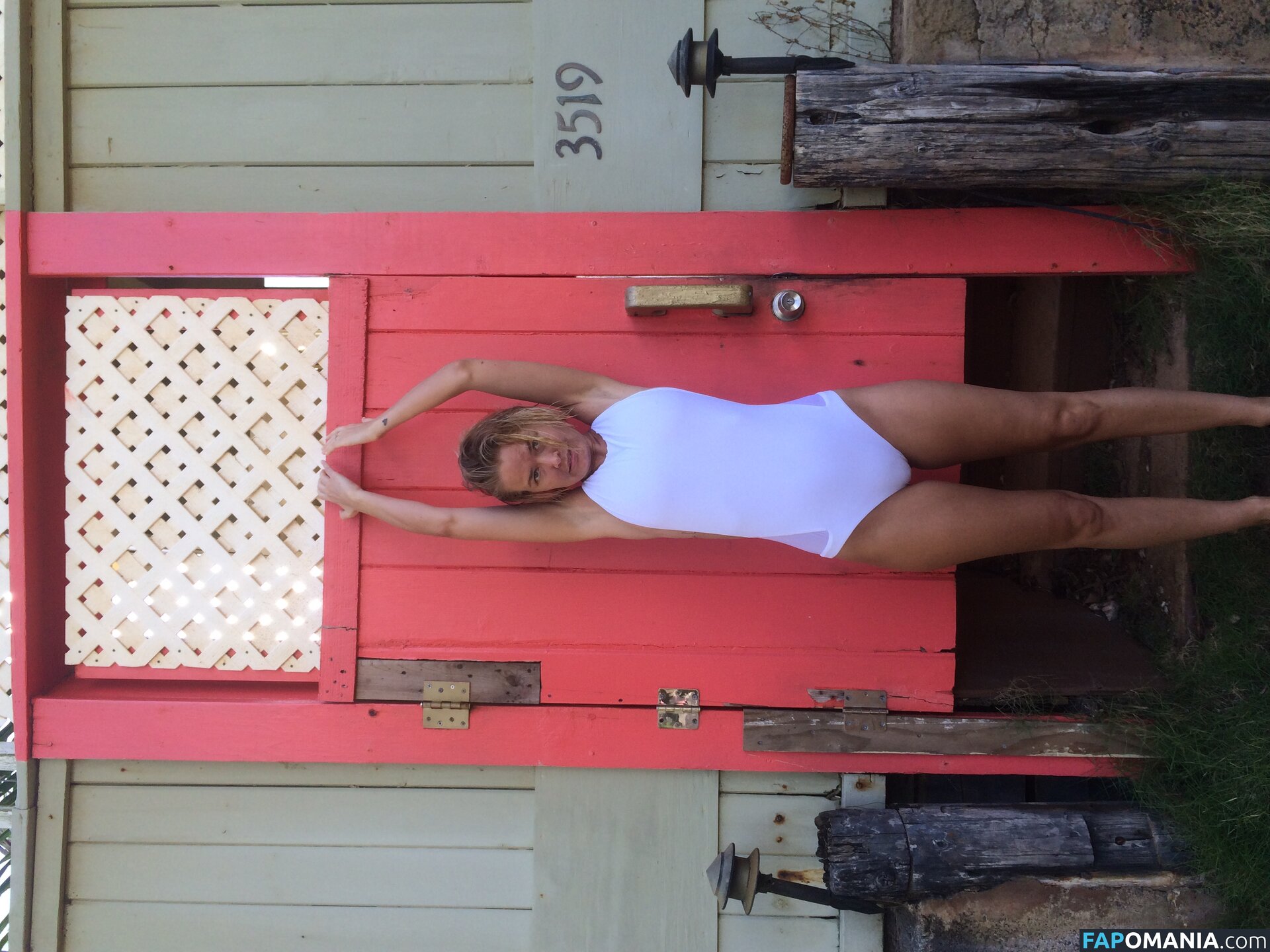 Lara Bingle Nu Photo fuitée #334