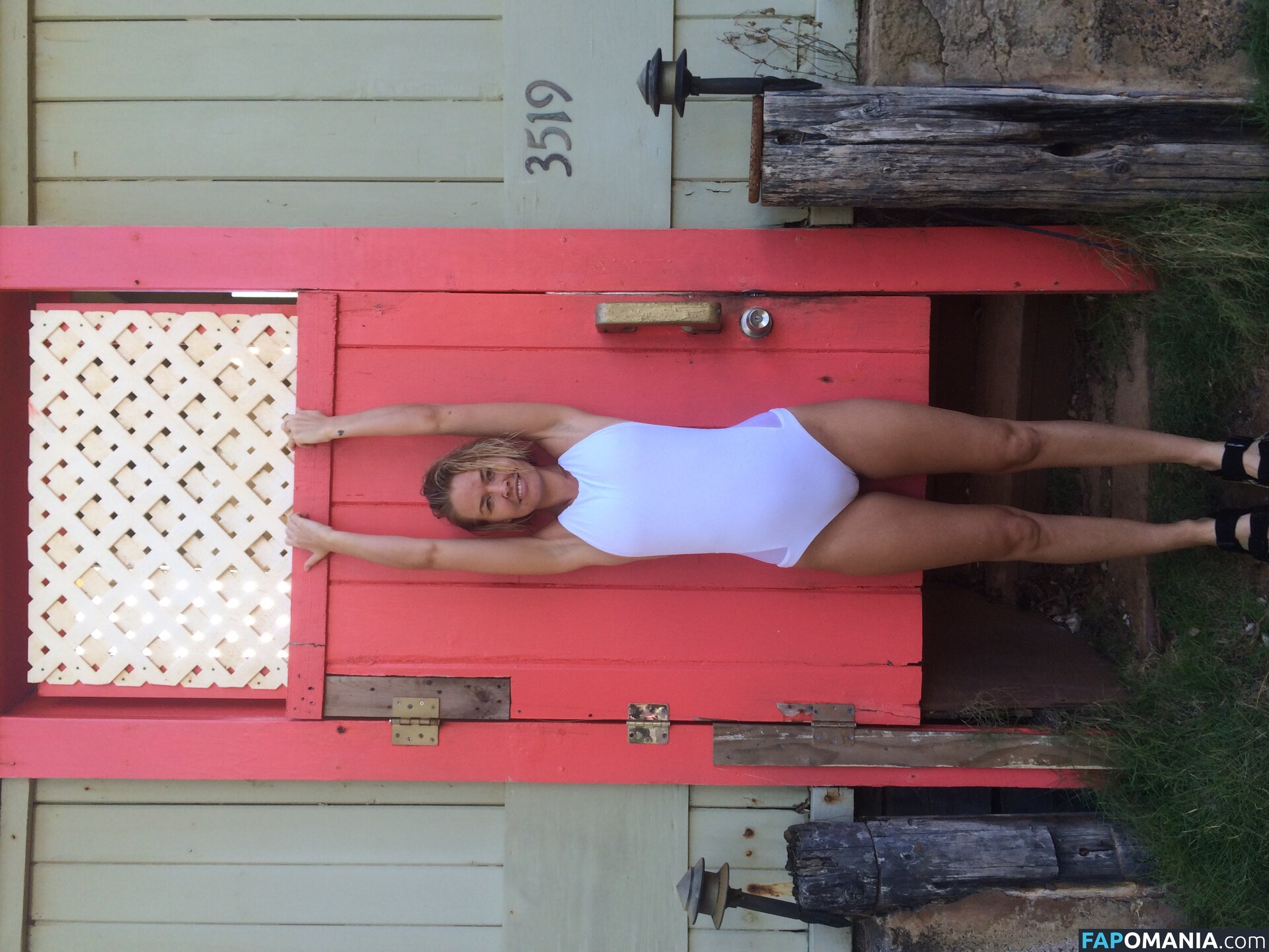 Lara Bingle Nu Photo fuitée #338