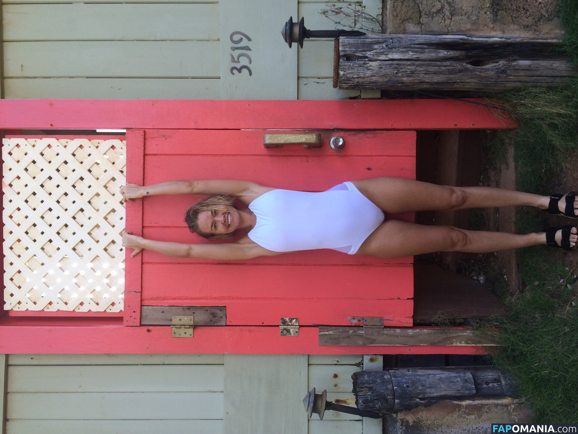 Lara Bingle Nu Photo fuitée #339