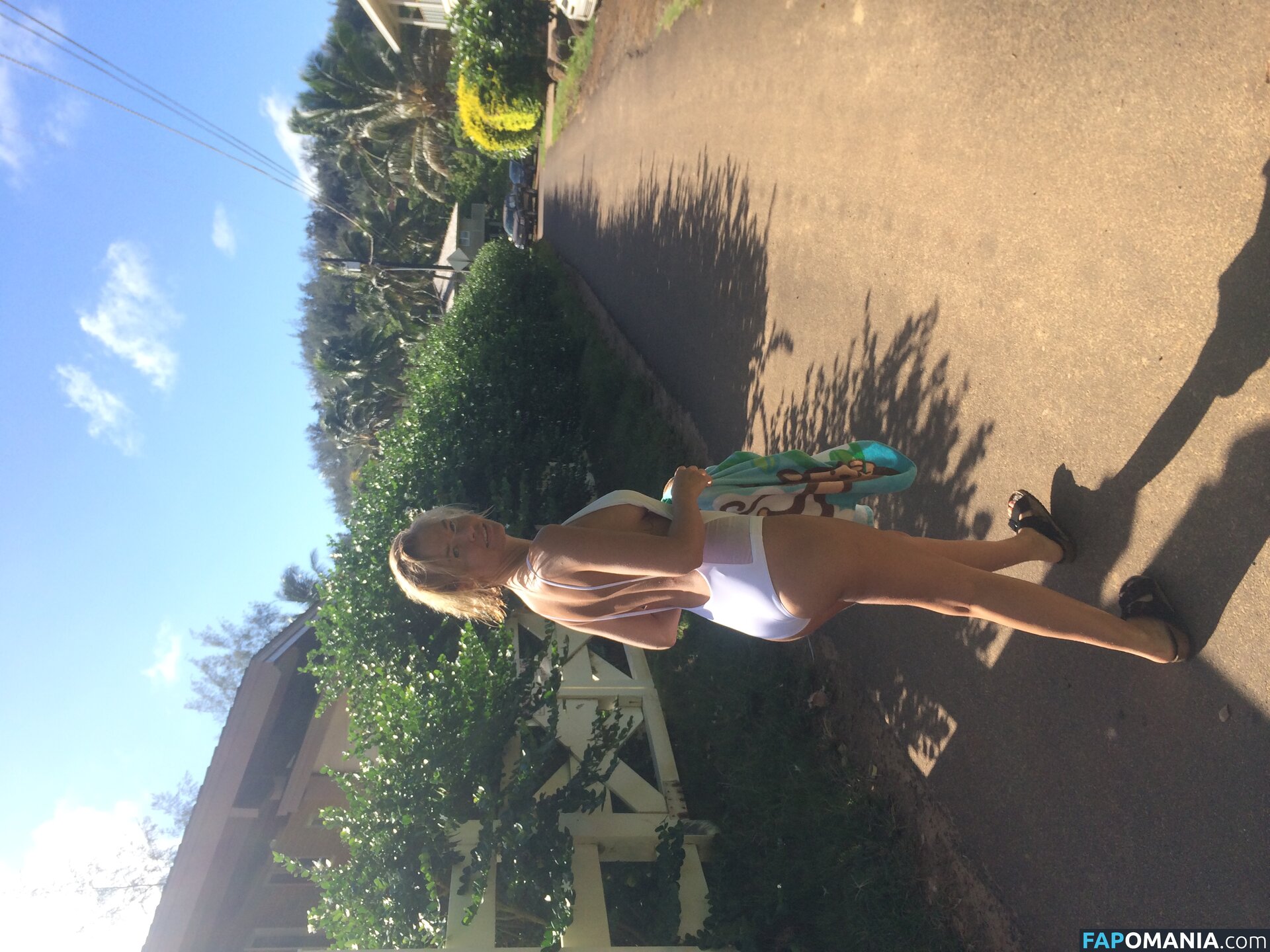 Lara Bingle Nu Photo fuitée #359