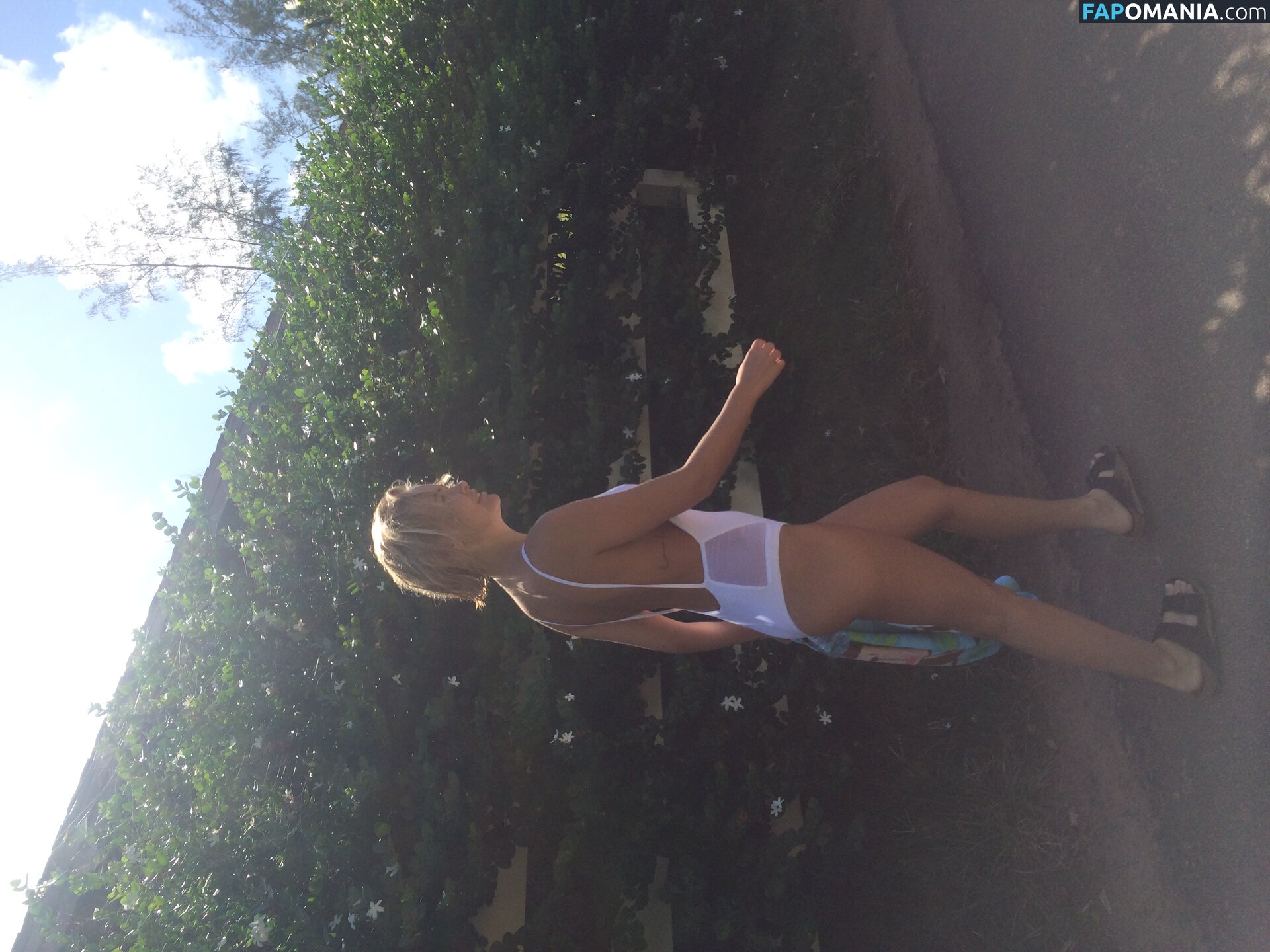 Lara Bingle Nu Photo fuitée #364