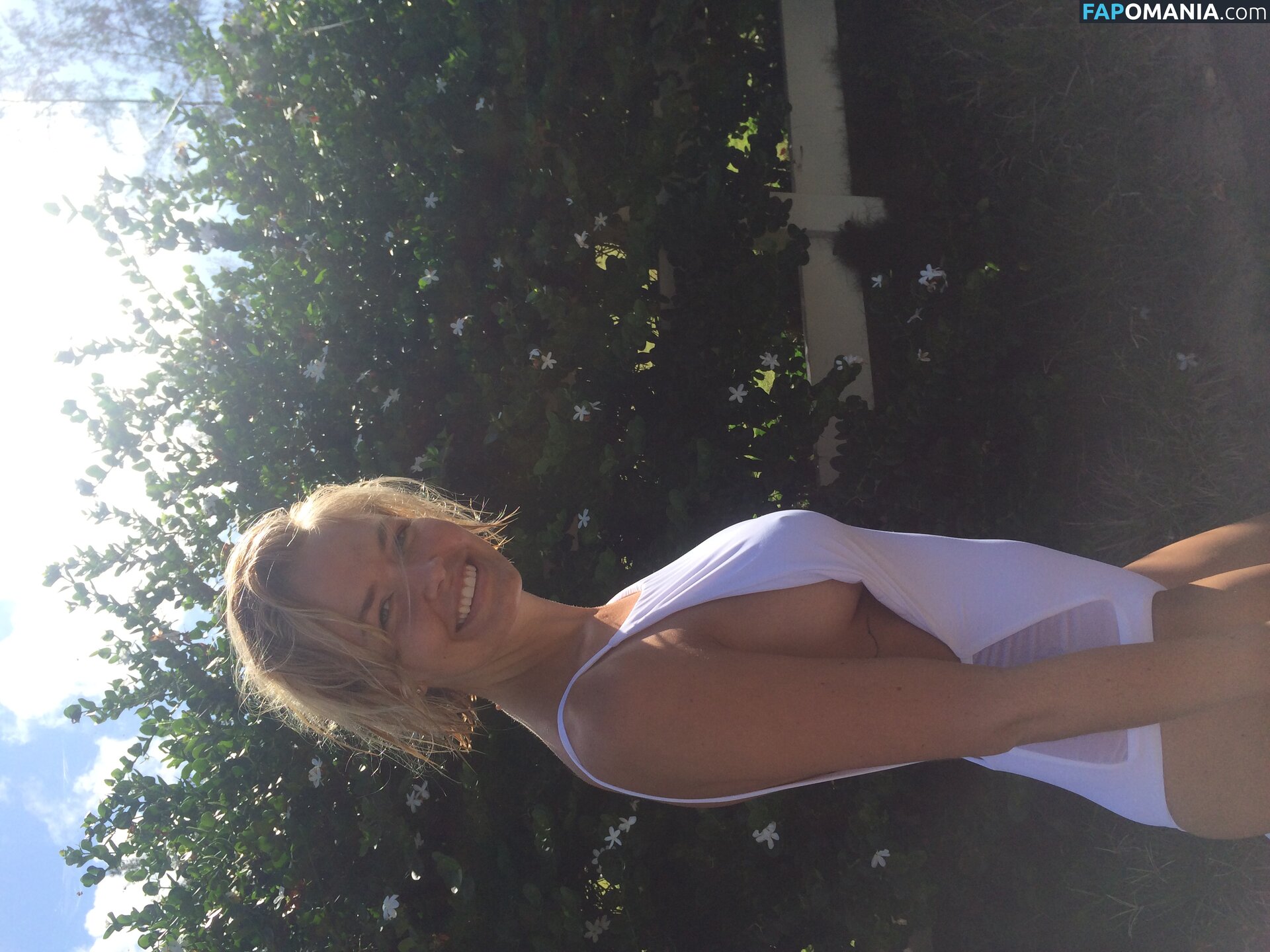 Lara Bingle Nu Photo fuitée #373