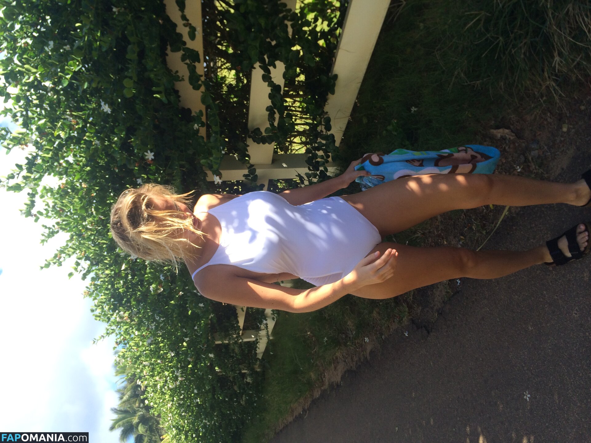 Lara Bingle Nu Photo fuitée #386