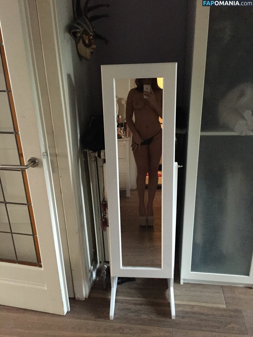 Laura Ponticorvo Nu Photo fuitée #12
