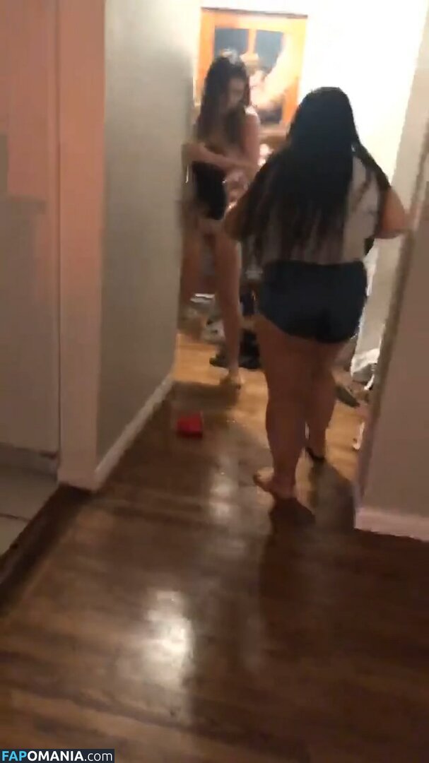 Lia Marie Johnson Nu Photo fuitée #3