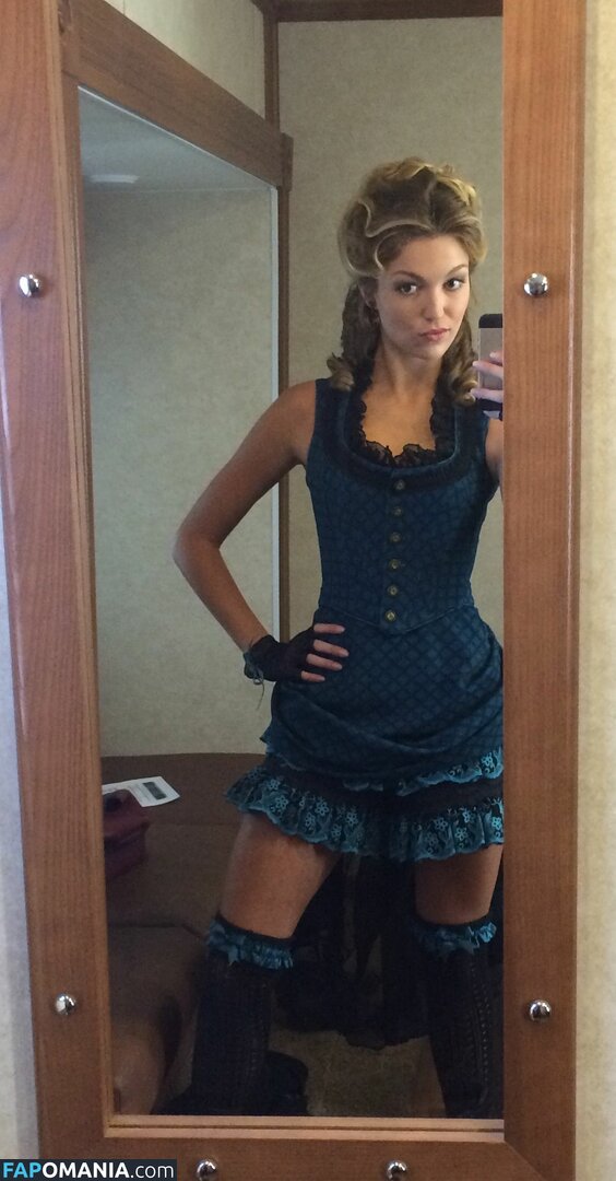 Lili Simmons Nu Photo fuitée #9