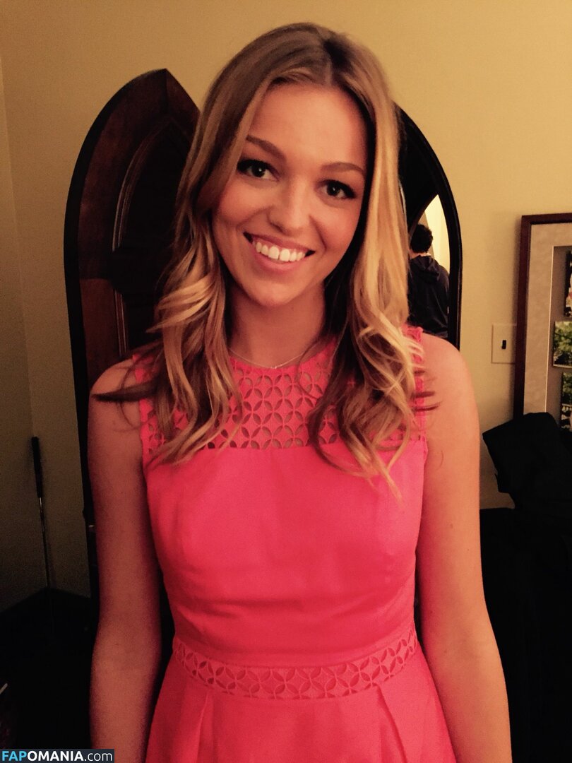 Lili Simmons Nu Photo fuitée #26