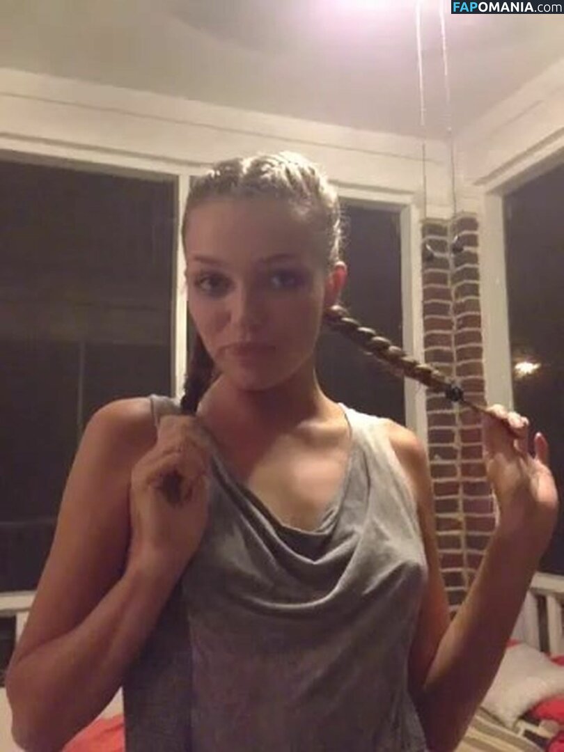 Lili Simmons Nu Photo fuitée #57