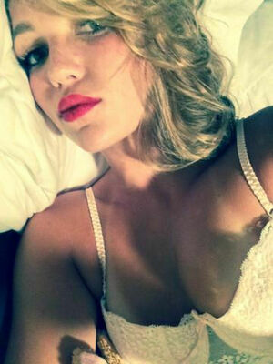 Lili Simmons