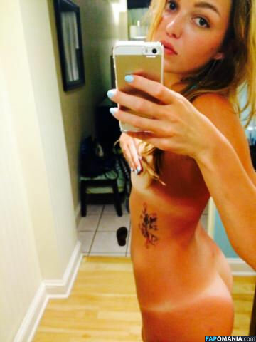Lili Simmons Nu Photo fuitée #73