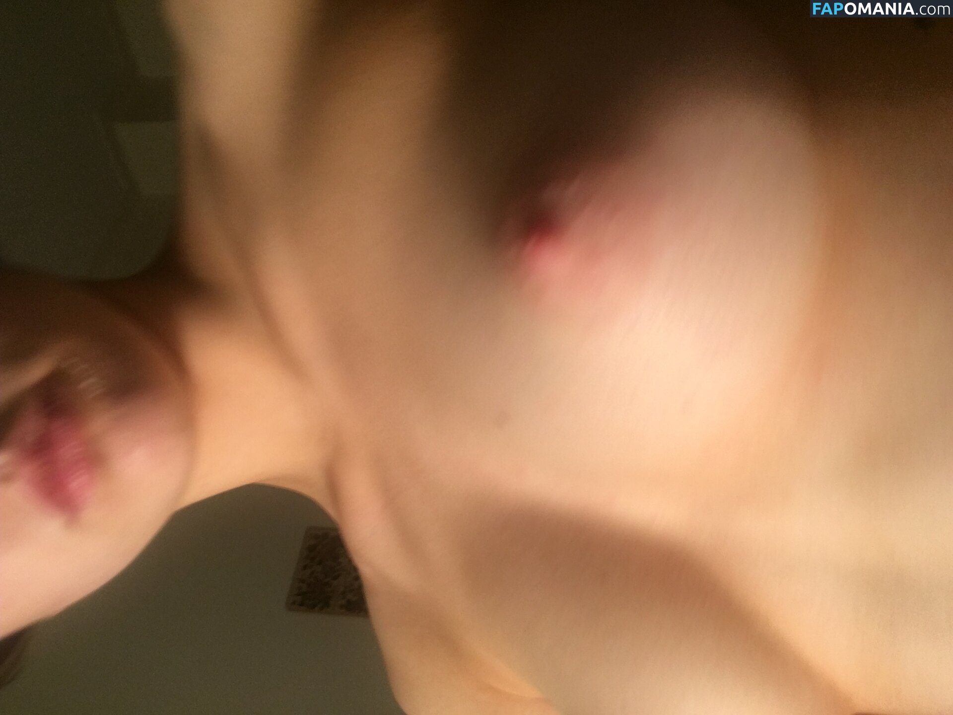 Lily Mo Sheen / lily_sheen Nu OnlyFans  Photo fuitée #373