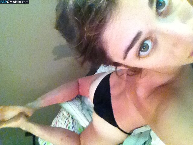 Lizzy Caplan Nu Photo fuitée #13