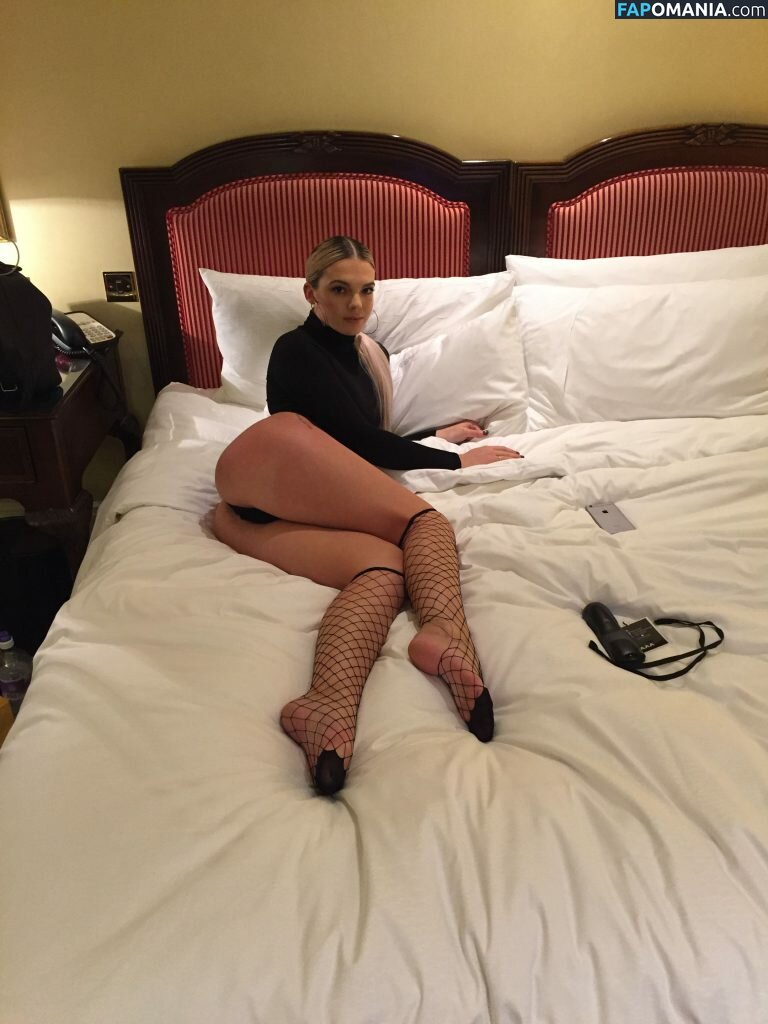 Louisa Johnson Nu Photo fuitée #18