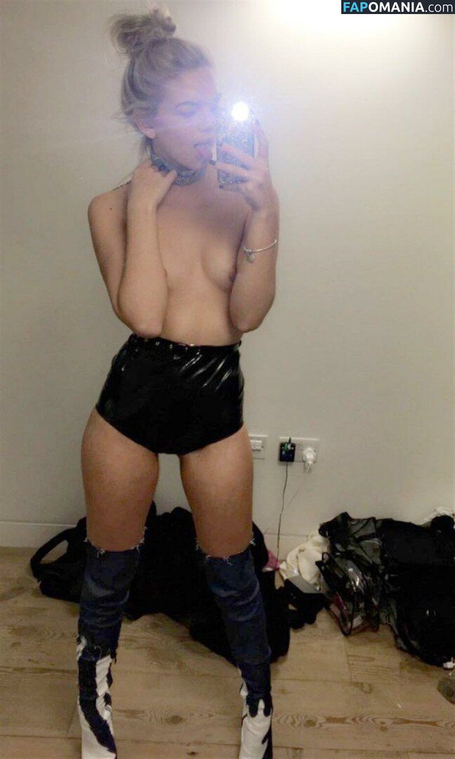 Louisa Johnson Nu Photo fuitée #44